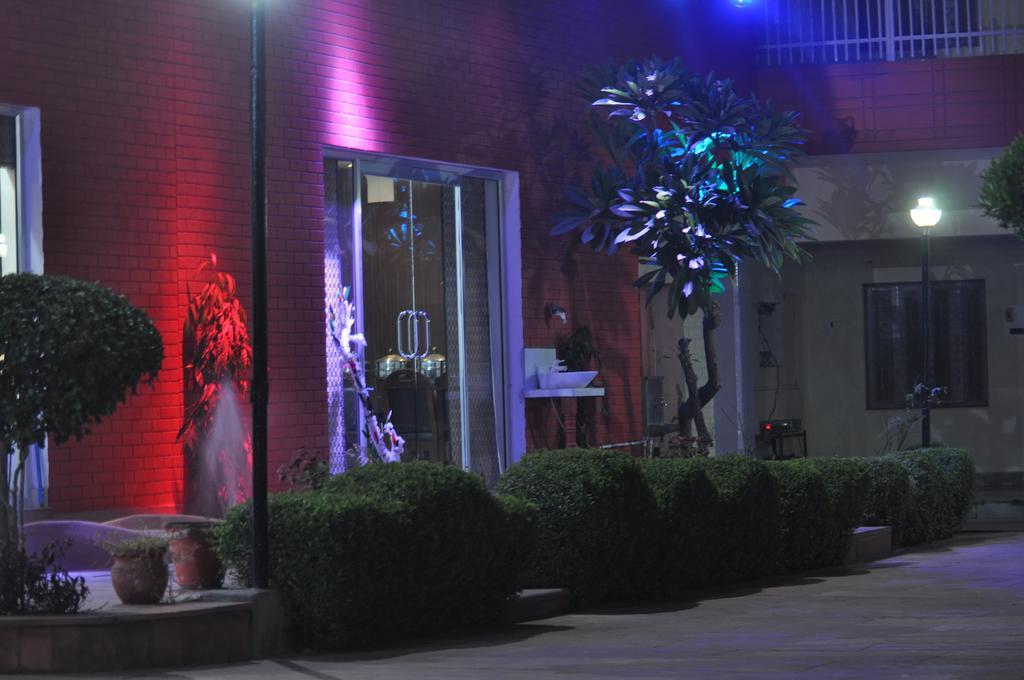 Hotel Goverdhan Tourist Complex Fatehpur Sikri Exterior photo
